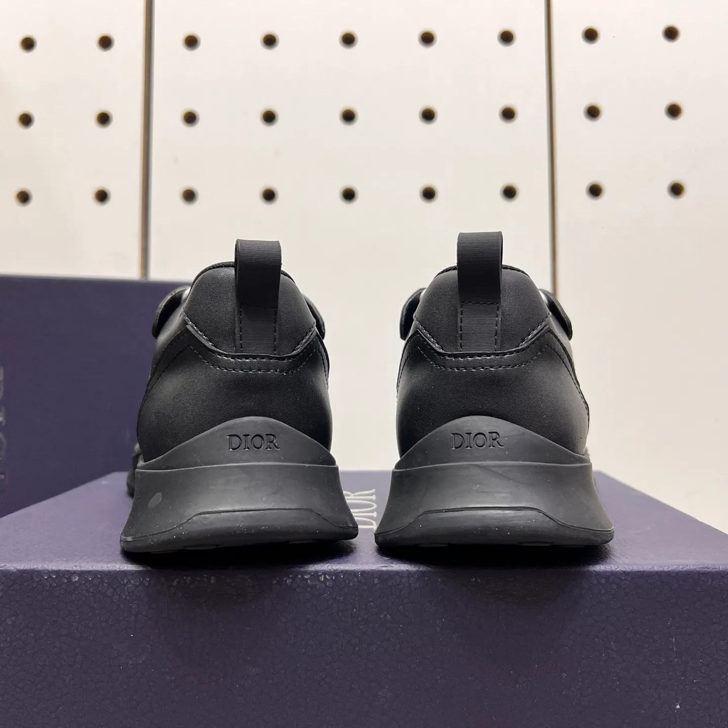 Men's Men's Shoes 💰: 400💰《Dior》The latest and most popular casual shoes, top brand [seduce] luxury~purchase, top~quality. [Strong] The upper is made of imported breathable cowhide with material ➕ breathable sheepskin feet (•) and fine workmanship. Original stylish and stylish soft rubber wear-resistant foreskin outsole, light and comfortable on the foot, size: 38-44, (customized 45, 46), five colors available